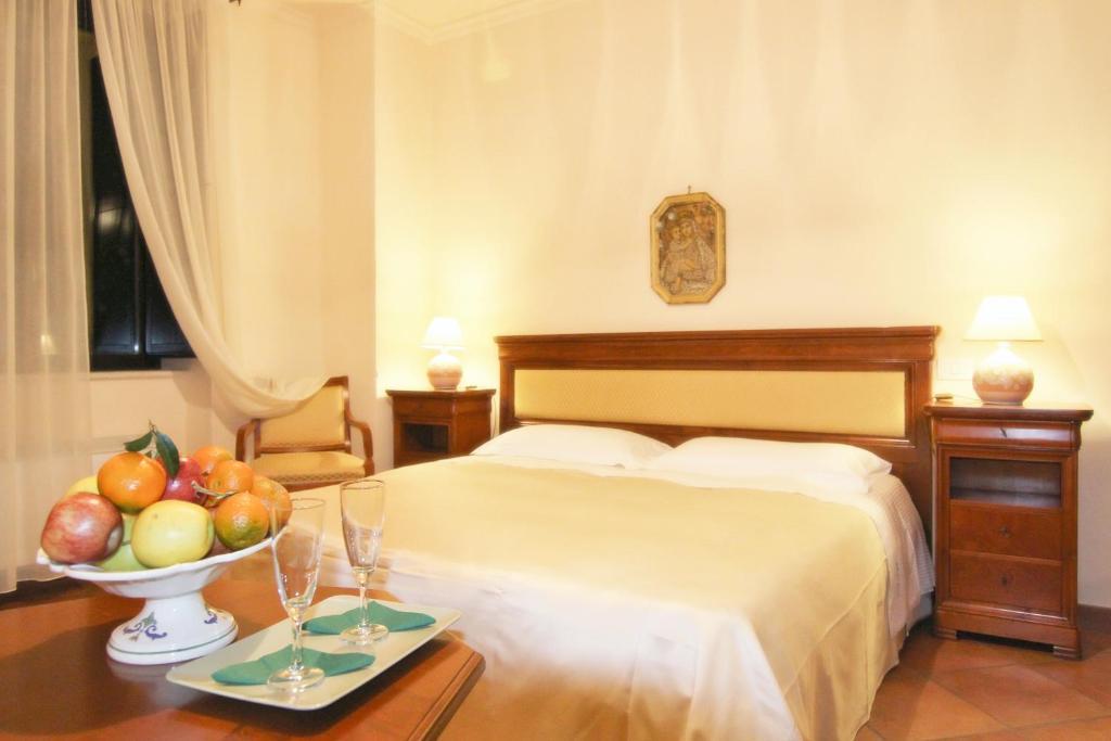 L' Antico Cortile Hotel Caserta Szoba fotó